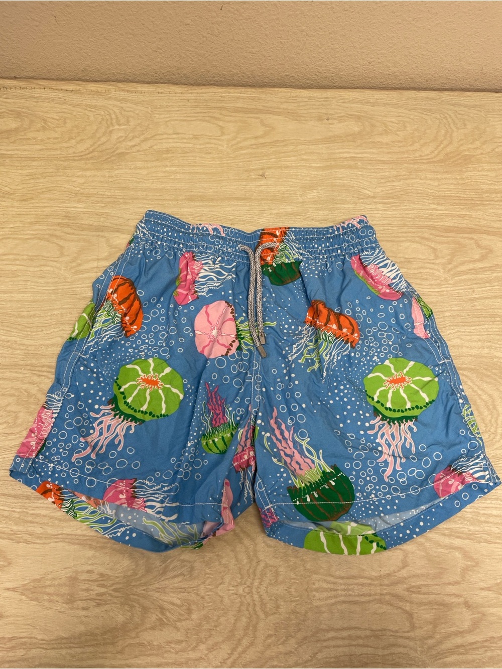 MEN STRETCH SHORT SWIM TRUNKS JELLYFISH DANCE -LIKE NEW -M
